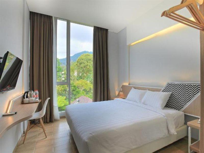 Facade Hotel By Azana Tawangmangu Exterior photo