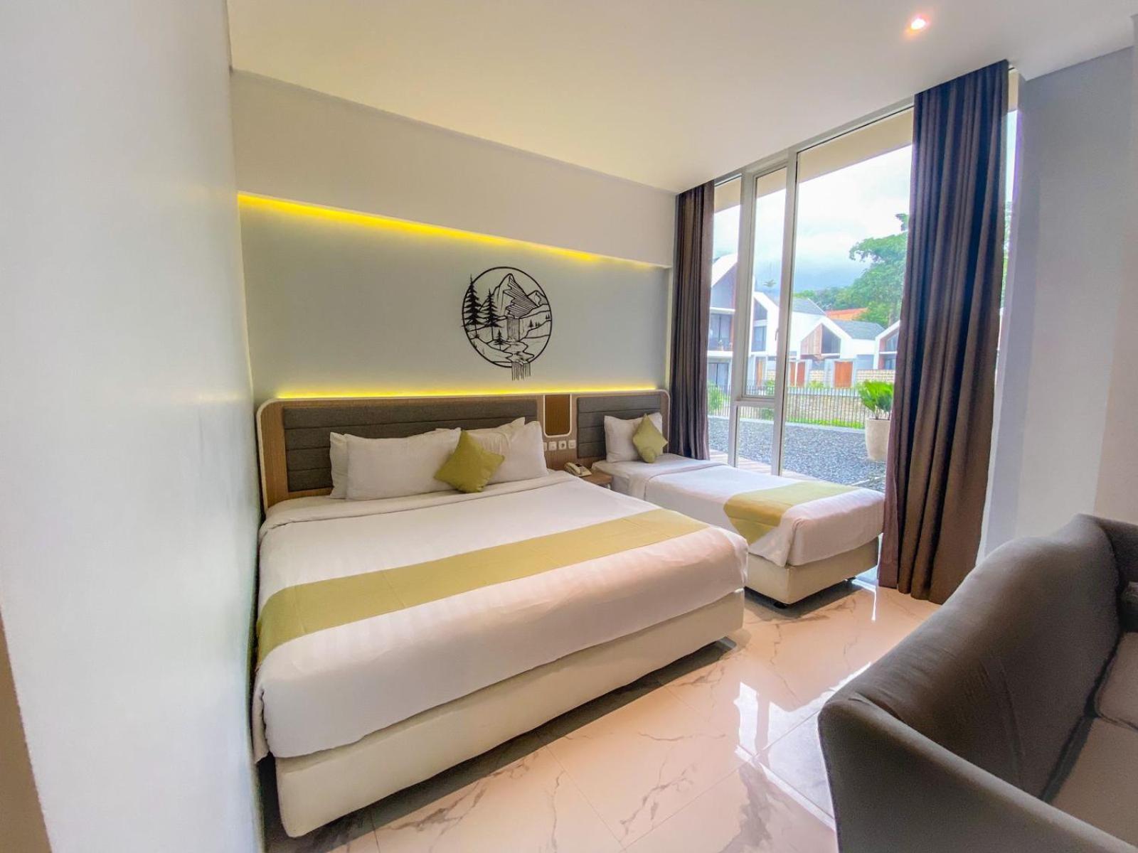 Facade Hotel By Azana Tawangmangu Exterior photo