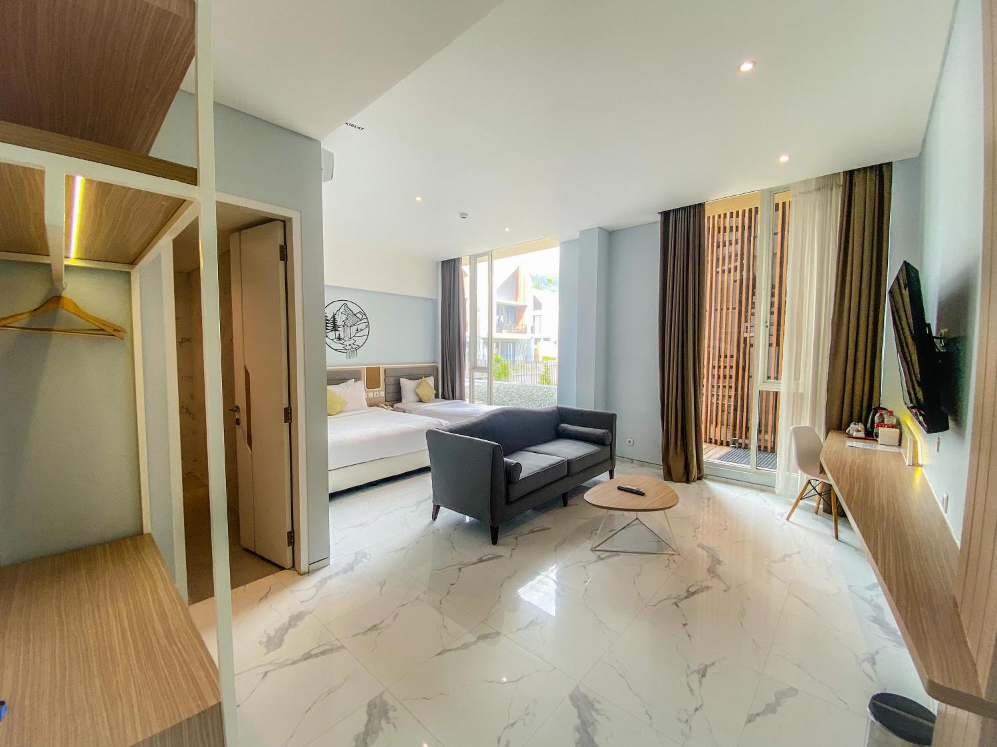 Facade Hotel By Azana Tawangmangu Exterior photo