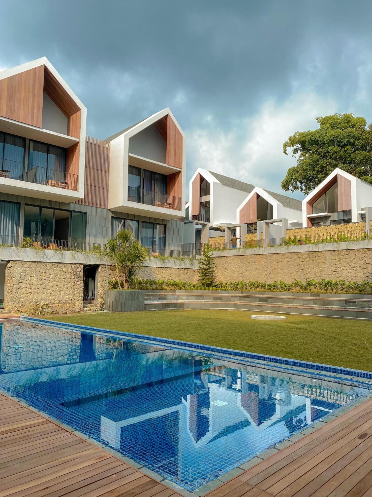 Facade Hotel By Azana Tawangmangu Exterior photo