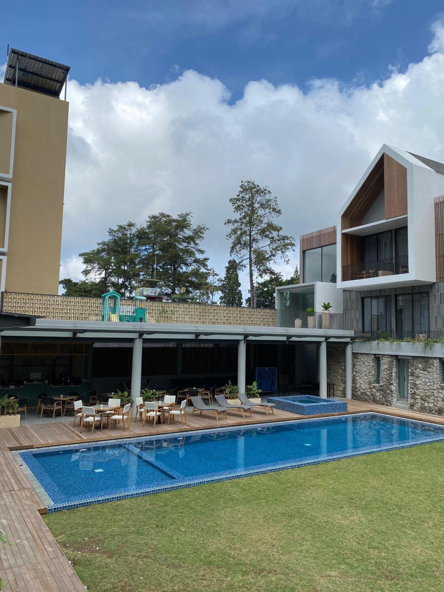 Facade Hotel By Azana Tawangmangu Exterior photo