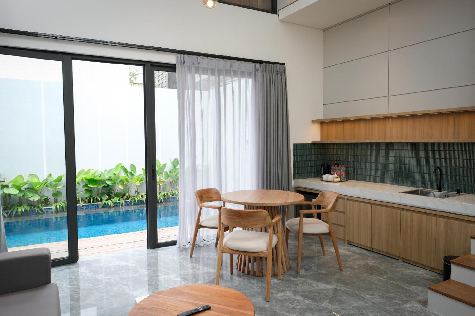 Facade Hotel By Azana Tawangmangu Exterior photo